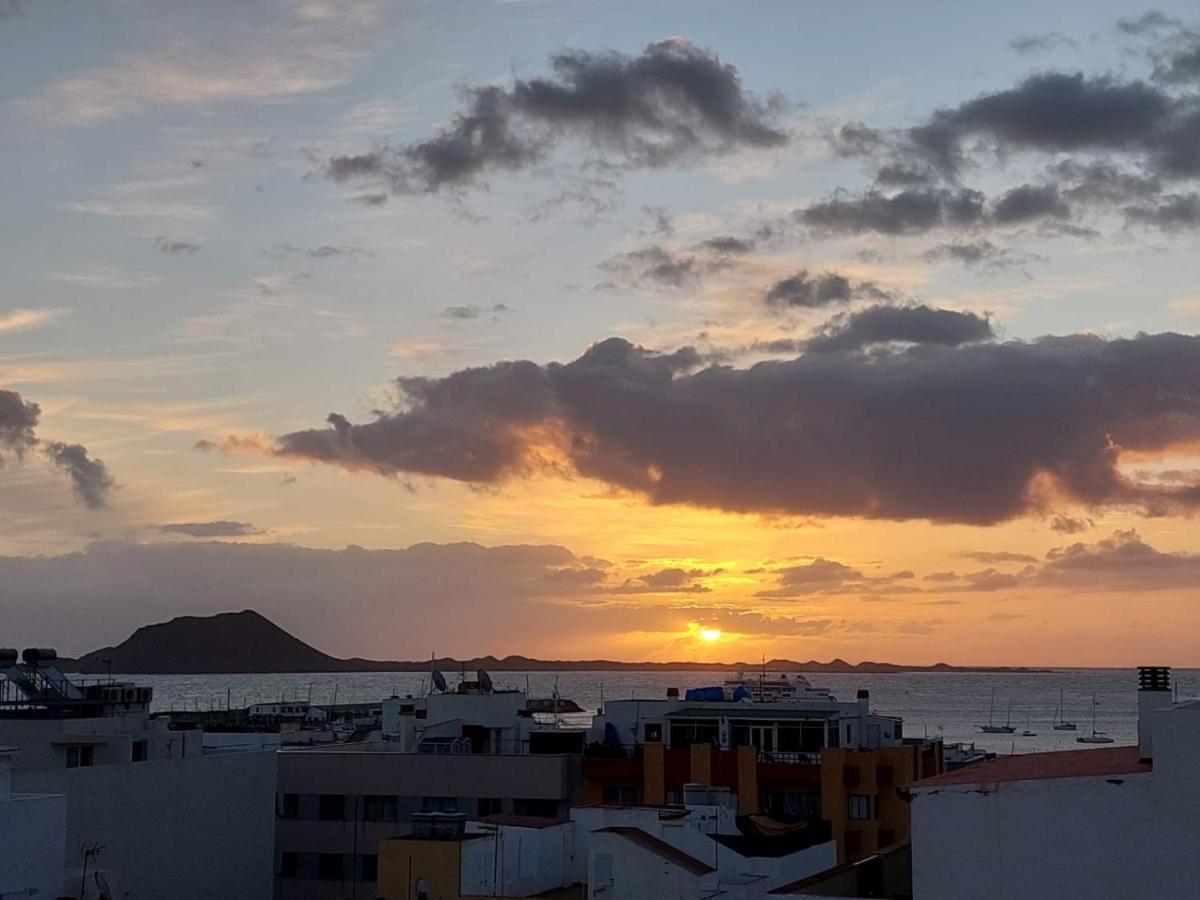 Apartamento Precioso ático con vistas al mar Corralejo Exterior foto